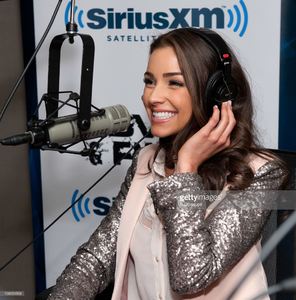miss-universe-olivia-culpo-visits-the-covino-rich-show-at-the-on-4-picture-id158959568.jpg