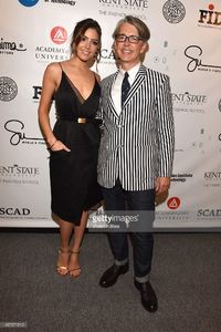 miss-usa-2012-olivia-culpo-and-vp-marketing-and-promotions-at-supima-picture-id487571510.jpg