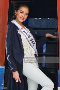 miss-usa-2012-olivia-culpo-attends-the-86th-annual-macys-thanksgiving-picture-id156829130.jpg