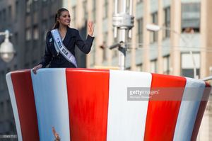 miss-usa-2012-olivia-culpo-attends-the-86th-annual-macys-thanksgiving-picture-id156831712.jpg