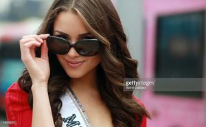 miss-usa-2012-olivia-culpo-attends-the-big-pink-sightseeing-tour-bus-picture-id146558251.jpg