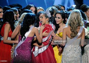 miss-usa-2012-olivia-culpo-is-congratulated-by-other-contestants-picture-id158577035.jpg