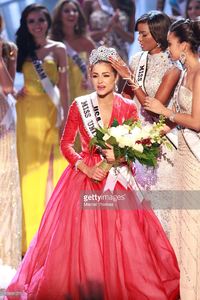 miss-usa-2012-olivia-culpo-is-crowned-the-2012-miss-universe-by-leila-picture-id158581273.jpg