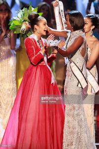 miss-usa-2012-olivia-culpo-is-crowned-the-2012-miss-universe-by-leila-picture-id158581277.jpg