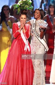 miss-usa-2012-olivia-culpo-l-reacts-as-she-is-crowned-the-2012-miss-picture-id158627163.jpg