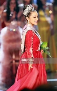 miss-usa-2012-olivia-culpo-reacts-after-being-named-the-2012-miss-at-picture-id158581266.jpg
