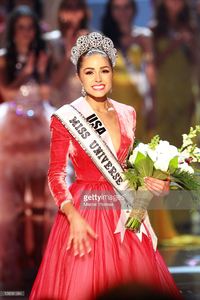 miss-usa-2012-olivia-culpo-reacts-after-being-named-the-2012-miss-picture-id158581284.jpg