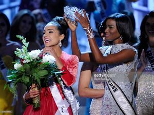 miss-usa-2012-olivia-culpo-reacts-as-she-is-crowned-the-2012-miss-by-picture-id158576862.jpg