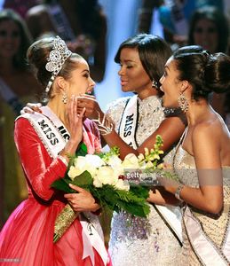 miss-usa-2012-olivia-culpo-reacts-as-she-is-crowned-the-2012-miss-by-picture-id158581894.jpg