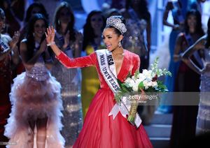 miss-usa-2012-olivia-culpo-waves-after-being-named-the-2012-miss-picture-id158576980.jpg