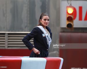 miss-usa-olivia-culpo-attends-the-86th-annual-macys-thanksgiving-day-picture-id156846084.jpg