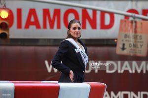 miss-usa-olivia-culpo-attends-the-86th-annual-macys-thanksgiving-day-picture-id156846086.jpg