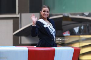 miss-usa-olivia-culpo-attends-the-86th-annual-macys-thanksgiving-day-picture-id156846088.jpg