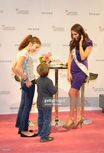 miss-usa-olivia-culpo-attends-the-grand-opening-of-von-maur-on-10-picture-id156025291.jpg