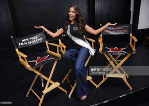 miss-usa-olivia-culpo-visits-the-campus-of-the-new-york-film-academy-picture-id146220760.jpg