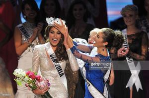 miss-venezuela-gabriela-isler-reacts-as-she-is-crowned-2013-miss-picture-id187486210.jpg