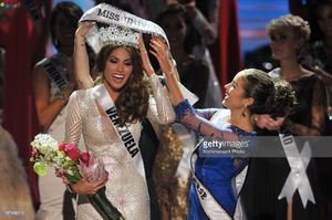 miss-venezuela-gabriela-isler-reacts-as-she-is-crowned-2013-miss-picture-id187486219.jpg