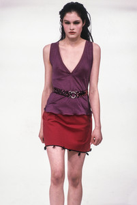 miu-miu-fw-1997-2.thumb.JPEG.02a487d50c5bd1df5fd6144c1886149b.JPEG