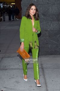 model-olivia-culpo-seen-in-midtown-on-october-24-2015-in-new-york-picture-id494109076.jpg