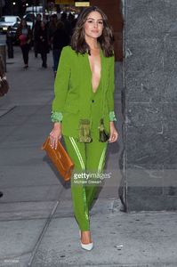 model-olivia-culpo-seen-in-midtown-on-october-24-2015-in-new-york-picture-id494109084.jpg