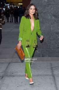 model-olivia-culpo-seen-in-midtown-on-october-24-2015-in-new-york-picture-id494109086.jpg