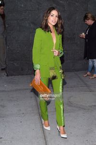 model-olivia-culpo-seen-in-midtown-on-october-24-2015-in-new-york-picture-id494109110.jpg