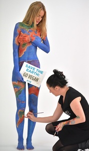 model-renee-somerfield-has-her-body-painted-by-jade-little-as-the-a-picture-id451631670.jpeg