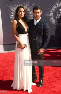 musician-nick-jonas-and-olivia-culpo-attend-the-2014-mtv-video-music-picture-id454098180.jpg