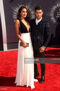 musician-nick-jonas-and-olivia-culpo-attend-the-2014-mtv-video-music-picture-id454109728.jpg