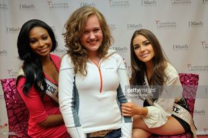 nana-meriwethe-and-olivia-culpo-attends-the-chinese-laundry-presents-picture-id167106702.jpg