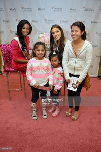 nana-meriwethe-and-olivia-culpo-attends-the-chinese-laundry-presents-picture-id167106703.jpg