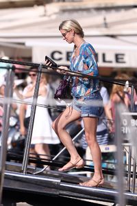 nicky-hilton-and-her-husband-james-rothschild-saint-tropez-07-21-2017-3.jpg