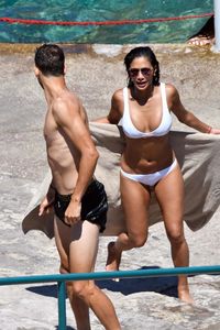 nicole-scherzinger-and-her-boyfriend-grigor-dimitrov-on-holiday-in-capri-07-13-2017-16.jpg