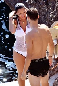 nicole-scherzinger-in-swimsuit-summer-holiday-in-capri-italy-07-20-2017-5.jpg