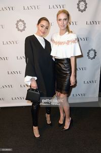 olivia-clupo-and-nicky-hilton-rothschild-poses-backstage-for-the-picture-id634580354.jpg