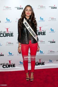 olivia-culpo-arrives-at-stand-up-for-a-cure-at-madison-square-garden-picture-id166892838.jpg