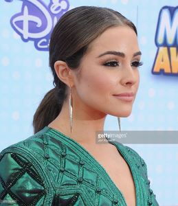 olivia-culpo-arrives-at-the-2015-radio-disney-music-awards-at-nokia-picture-id471178986.jpg