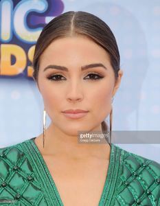 olivia-culpo-arrives-at-the-2015-radio-disney-music-awards-at-nokia-picture-id471208442.jpg