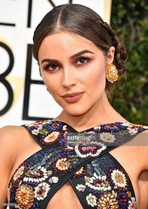 olivia-culpo-arrives-at-the-74th-annual-golden-globe-awards-at-the-picture-id631424250.jpg