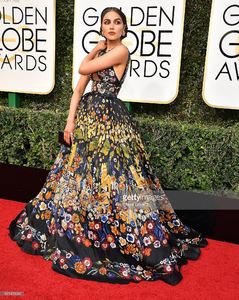 olivia-culpo-arrives-at-the-74th-annual-golden-globe-awards-at-the-picture-id631424342.jpg