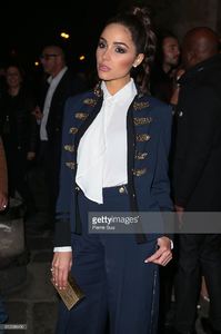 olivia-culpo-arrives-at-the-gold-obsession-party-loreal-paris-as-part-picture-id612088490.jpg