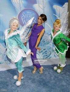 olivia-culpo-at-amc-loews-lincoln-square-13-theater-on-october-20-in-picture-id154459012.jpg