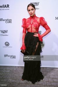 olivia-culpo-attends-amfar-generationcure-solstice-2017-at-mr-purple-picture-id698925544.jpg