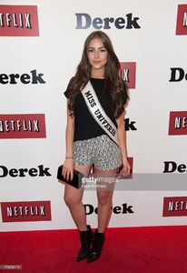 olivia-culpo-attends-derek-new-york-premiere-at-moma-on-september-5-picture-id179636115.jpg