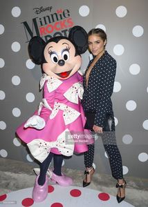 olivia-culpo-attends-minnie-rocks-the-dots-art-and-fashion-exhibit-on-picture-id506366864.jpg
