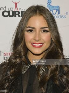olivia-culpo-attends-stand-up-for-a-cure-2013-at-the-theater-at-on-picture-id166841224.jpg
