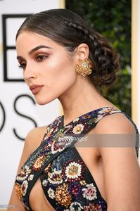 olivia-culpo-attends-the-74th-annual-golden-globe-awards-at-the-on-picture-id631237746.jpg