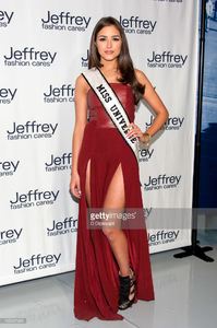 olivia-culpo-attends-the-jeffrey-fashion-cares-10th-anniversary-at-picture-id165307965.jpg