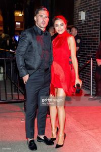 olivia-culpo-attends-the-marc-jacobs-rei-kawakubocomme-des-garcons-picture-id675978836.jpg