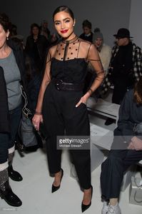 olivia-culpo-attends-the-noon-by-noor-show-during-february-2017-new-picture-id634464402.jpg